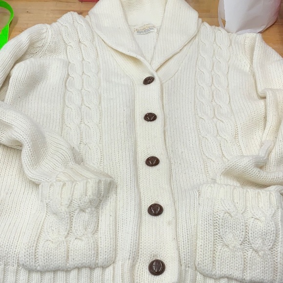 100% ACRYLIC EXCLUSIVE IMPORTS -44 - Picture 1 of 5